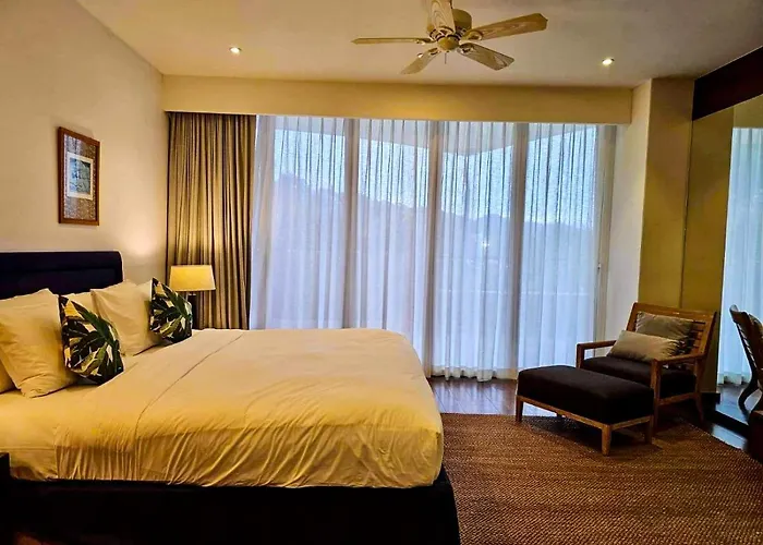 Beachfront 2 Bedroom Luxury Apartment Chava Surin