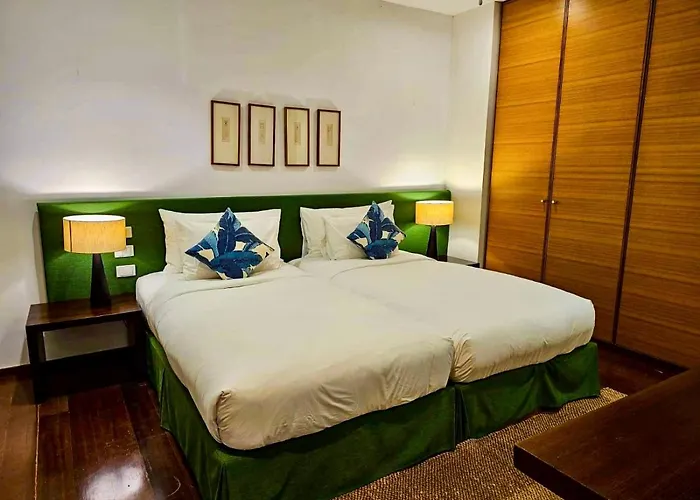 Beachfront 2 Bedroom Luxury Apartment Chava Surin